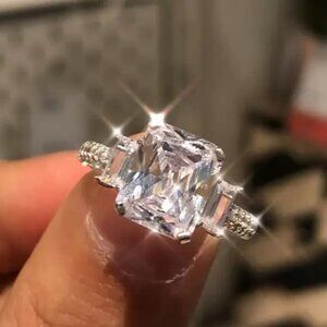 😍Crystal Clear Radiant Cut Pure Zircon Dainty Fashion Silver Ring Women, L243